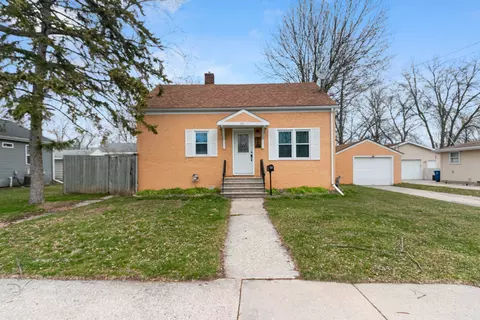 848 7th St, Green Bay, WI 54304