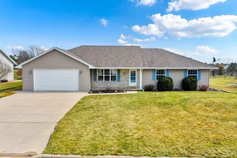 718 Lowell Rd, Luxemburg, WI 54217