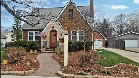 716 Sterling Ave, Oshkosh, WI 54901