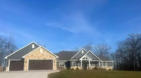 1904 Cottontail Dr, Oshkosh, WI 54904