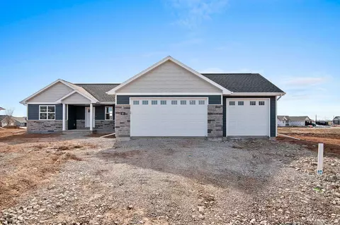 557 Emerald Isle Ct, Wrightstown, WI 54180