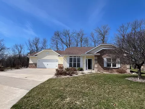 1100 Kernan Ave, Menasha, WI 54952