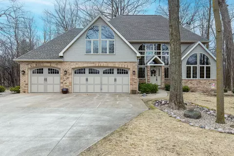 4600 Stonewood Ct, Oshkosh, WI 54902