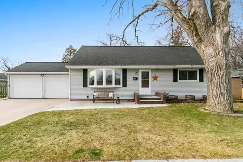 1217 Biemeret St, Green Bay, WI 54304