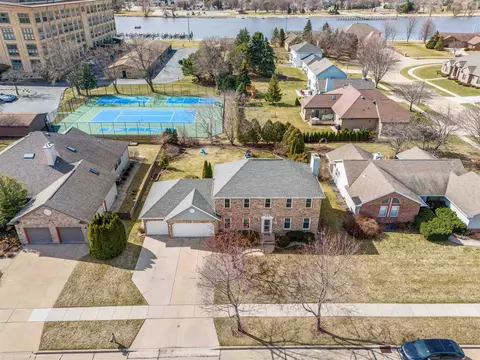 1619 River Mill Dr, Oshkosh, WI 54901