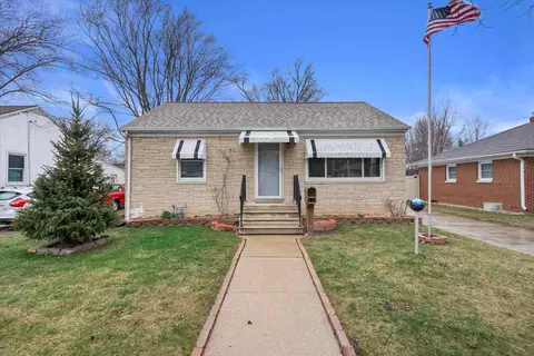 1863 Smith St, Green Bay, WI 54302