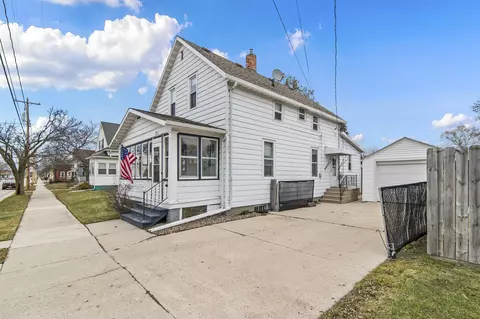 1911 Jackson St, Two Rivers, WI 54241