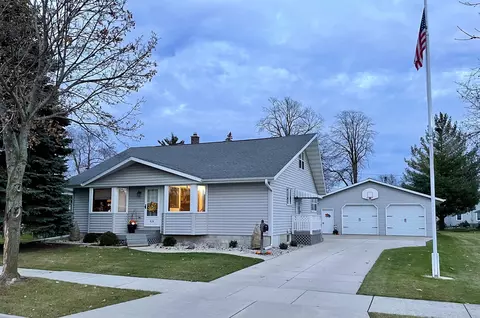 836 Bechaud Ave, North Fond Du Lac, WI 54935