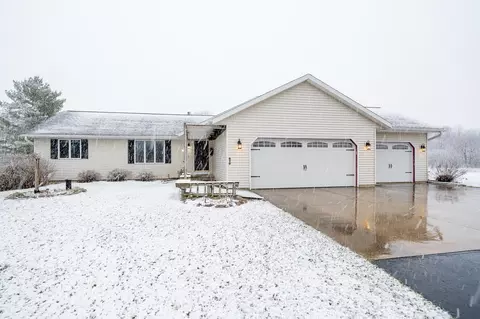 w7531 Highview Court, Shiocton, WI 54170