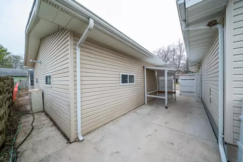Exterior - 1727 N Ullman St, Appleton, WI 54911 photo 3 of 9