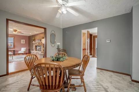 Dining - 1727 N Ullman St, Appleton, WI 54911 photo 3 of 4