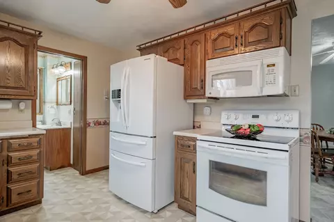 Kitchen - 1727 N Ullman St, Appleton, WI 54911 photo 2 of 5