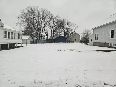 W 5th Avenue, Oshkosh, WI 54902