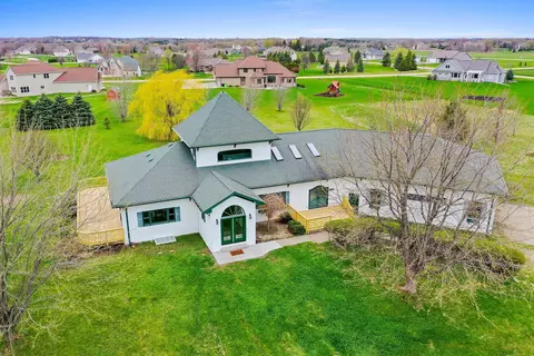 8033 State Road 76, Neenah, WI 54956