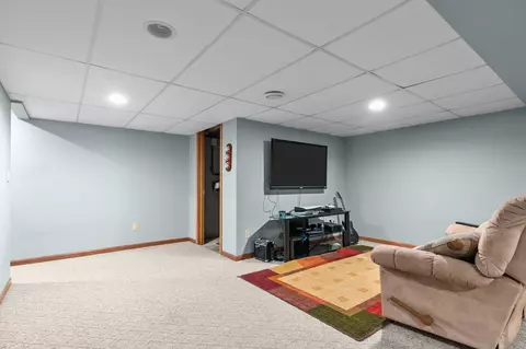 Living - w5670 Vans Road, Appleton, WI 54915 photo 5 of 5