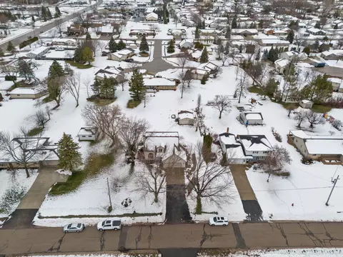 Exterior - w5670 Vans Road, Appleton, WI 54915 photo 19 of 22