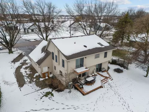 Exterior - w5670 Vans Road, Appleton, WI 54915 photo 15 of 22