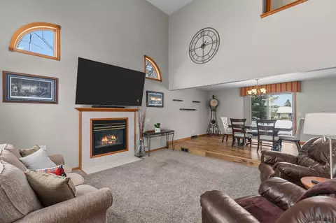 Living - w5670 Vans Road, Appleton, WI 54915 photo 2 of 5