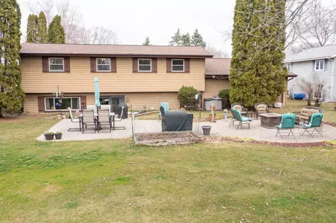 View/Area - 25 W Sioux Dr, Appleton, WI 54911 photo 2 of 6