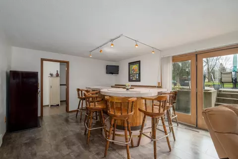 Dining - 25 W Sioux Dr, Appleton, WI 54911 photo 2 of 2