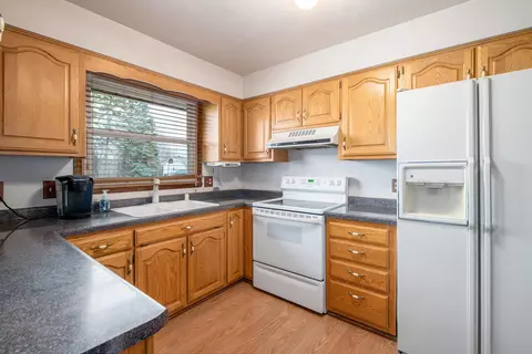 Kitchen - 25 W Sioux Dr, Appleton, WI 54911 photo 2 of 5