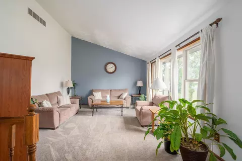 Living - 25 W Sioux Dr, Appleton, WI 54911 photo 1 of 4