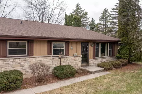 Exterior - 25 W Sioux Dr, Appleton, WI 54911 photo 2 of 11