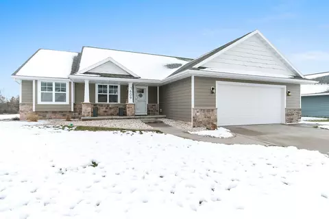 1609 Spencers Crossing Dr, Green Bay, WI 54313