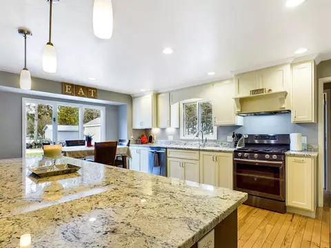 Kitchen - 4 Meadowbrook Ct, Appleton, WI 54914 photo 1 of 4