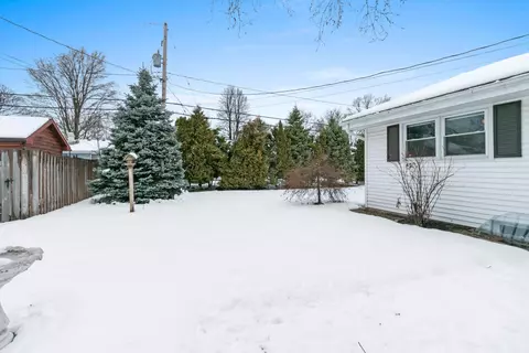 Exterior - 1006 W Taylor St, Appleton, WI 54914 photo 3 of 11