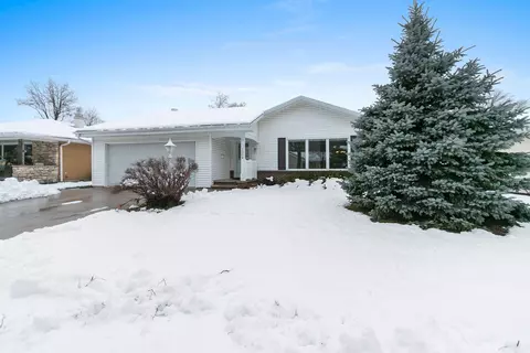 Exterior - 1006 W Taylor St, Appleton, WI 54914 photo 8 of 11