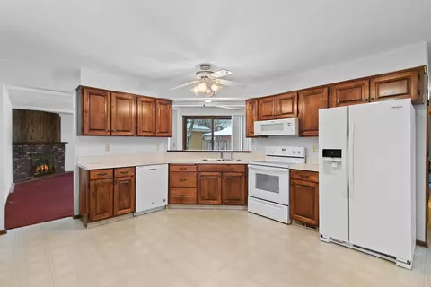 Kitchen - 1006 W Taylor St, Appleton, WI 54914 photo 2 of 2