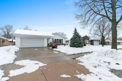 Exterior - 1006 W Taylor St, Appleton, WI 54914 photo 9 of 11