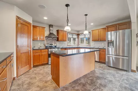 3920 E Benvalley Dr, Appleton, WI 54913 photo 9