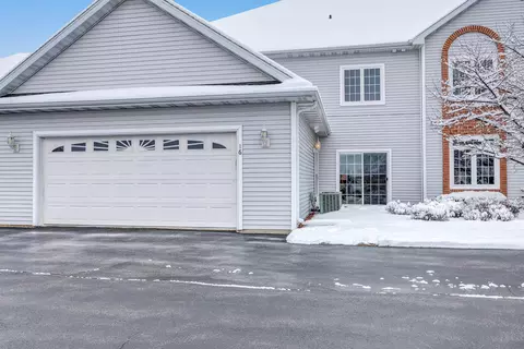 1997 Libal St #16, Green Bay, WI 54301