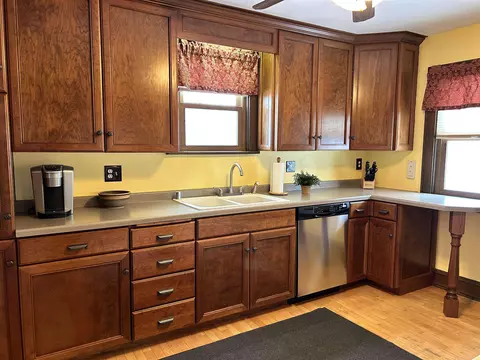 Kitchen - 121 E Roosevelt St, Appleton, WI 54911 photo 4 of 4