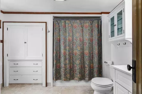 Bath - 121 E Roosevelt St, Appleton, WI 54911 photo 2 of 4