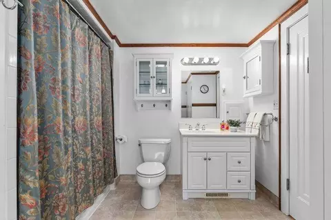 Bath - 121 E Roosevelt St, Appleton, WI 54911 photo 1 of 4