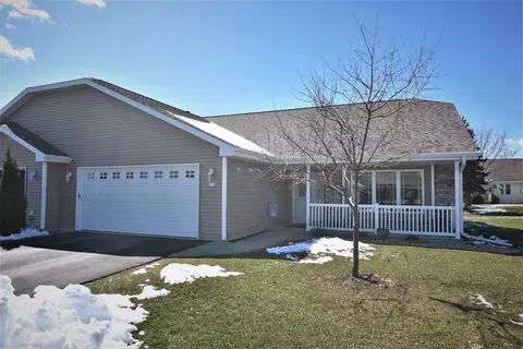 232 Wyldewood Dr, Oshkosh, WI 54904
