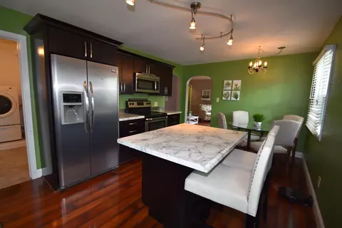 315 E Frances St, Appleton, WI 54911 photo 2
