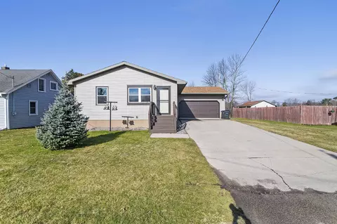 n5619 North Smalley Street, Shawano, WI 54166