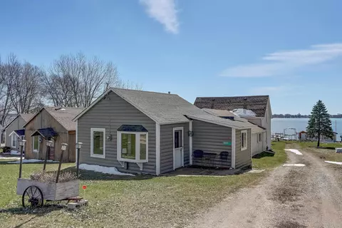 w10723 Blackhawk Trail #14, Fox Lake, WI 53933
