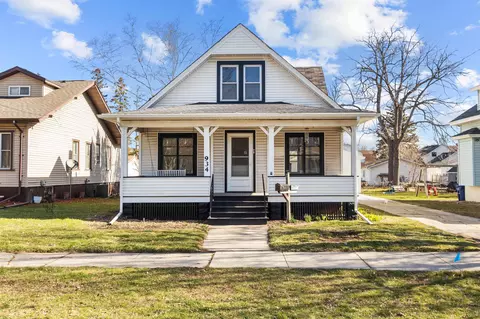 934 Howard St, Green Bay, WI 54303