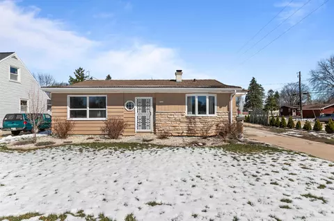 1202 W 6th Ave, Oshkosh, WI 54902