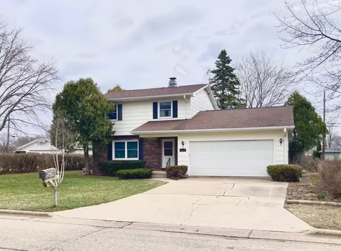 1213 Meadowview Dr, Menasha, WI 54952