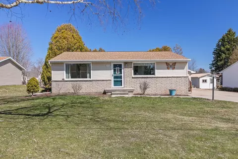 319 E Church St, Mishicot, WI 54228
