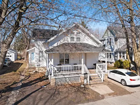 851 Wright St, Oshkosh, WI 54901