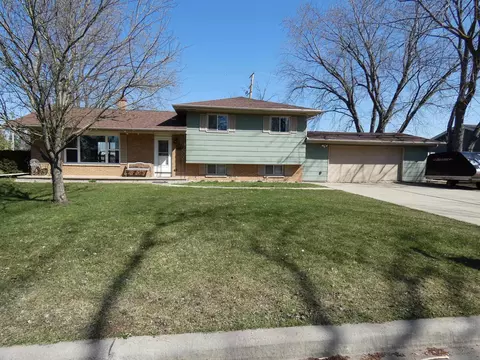 191 Plummer Ct, Neenah, WI 54956