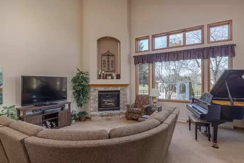 2925 E Fallcreek Ln, Appleton, WI 54914 photo 7