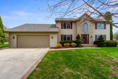 2490 Shortcut Rd, Green Bay, WI 54313
